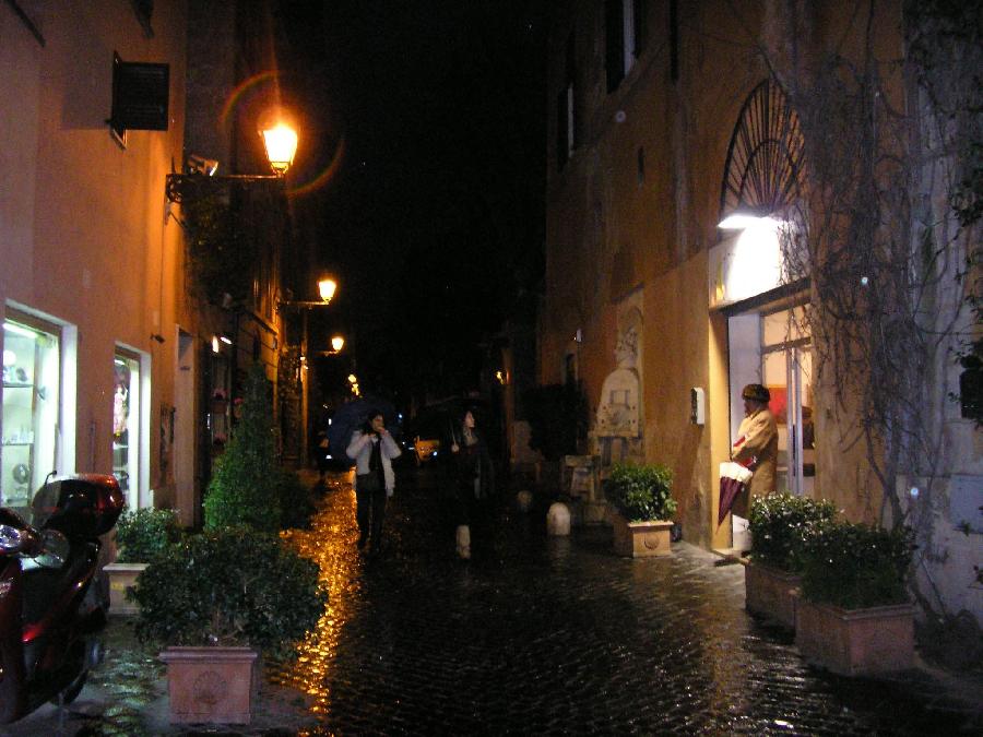 Minipersonale in via Margutta